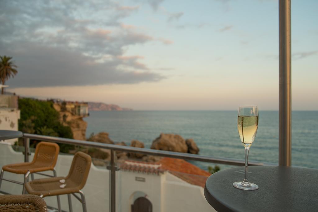 Toboso Apar - Turis Hotel Nerja Exterior photo