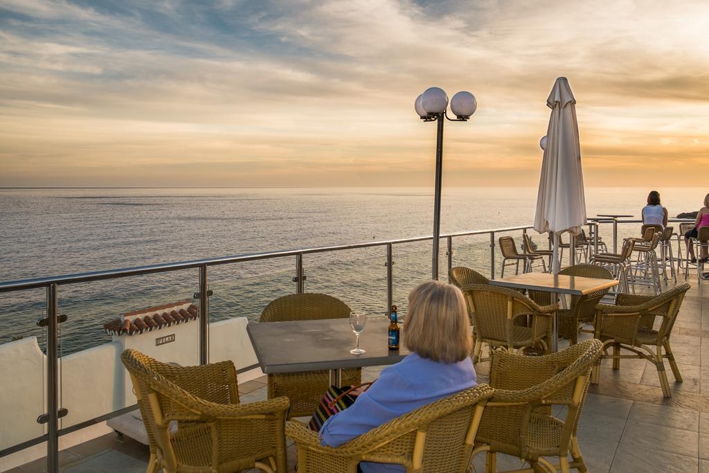 Toboso Apar - Turis Hotel Nerja Exterior photo