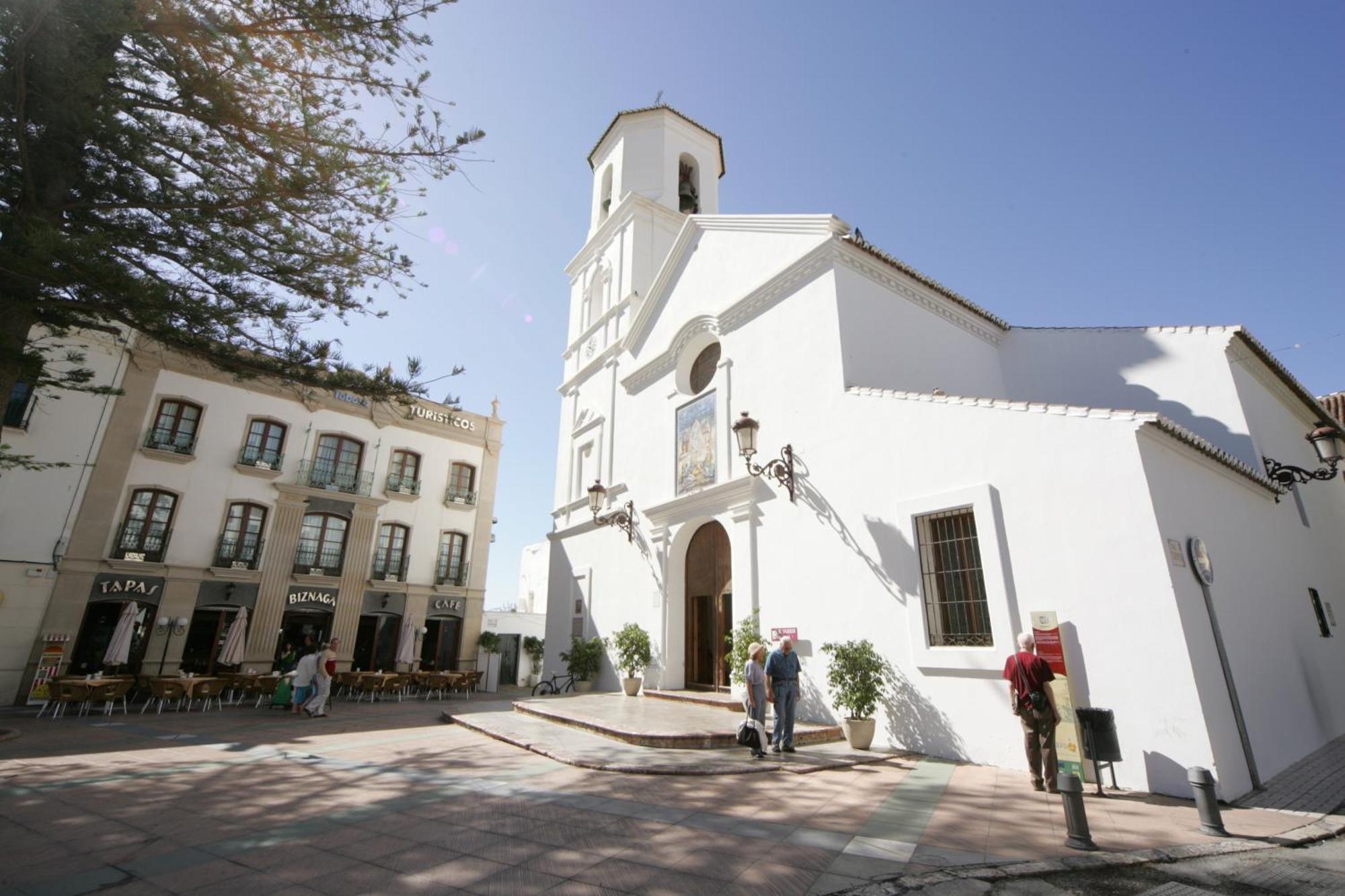 Toboso Apar - Turis Hotel Nerja Exterior photo